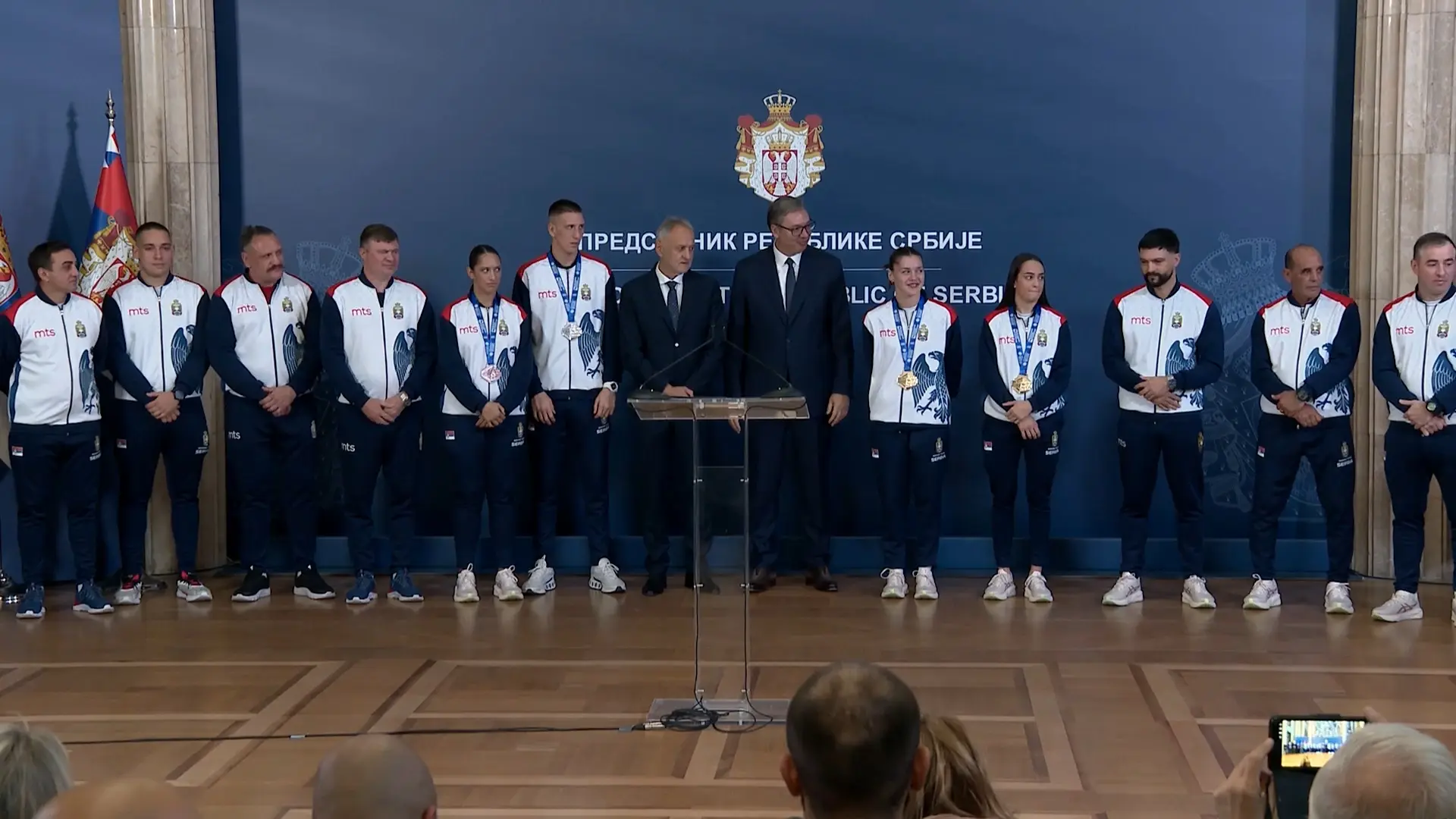 Boks se u Srbiju vratio na velika vrata: Predsednik Vučić dočekao sportiste koji su ostvarili sjajan uspeh u Sofiji (FOTO)(VIDEO)