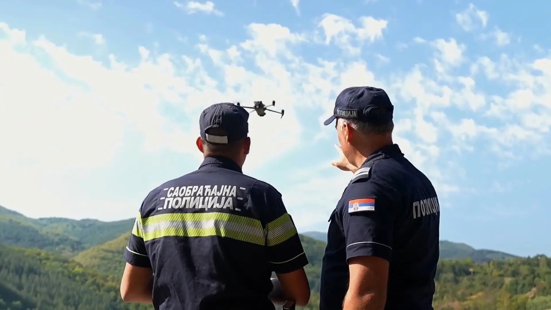 Dronovi stižu na puteve širom Srbije: Policija će iz vazduha otkrivati opasne vozače, obučeno prvih 15 službenika (VIDEO)