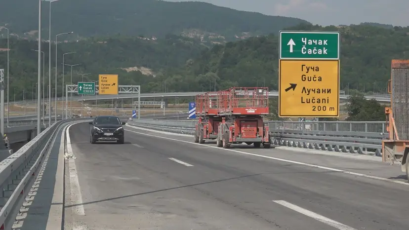 Vozači ovo morate da znate: Zatvorena zaustavna traka u smeru ka Beogradu, stvaraju se povremena zadržavanja