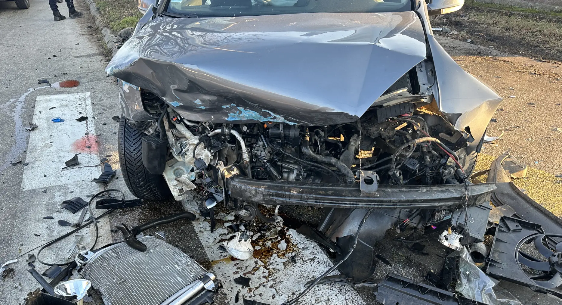Teška saobraćajna nesreća kod Vršca: Dramatični prizori na licu mesta: Auto potpuno smrskan, jedna osoba teško povređena