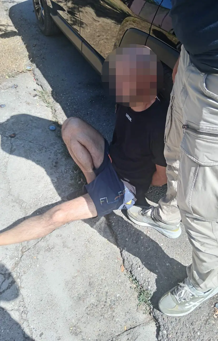 Filmske pljačke u Sremu: Provalio u kladionice i odneo sefove sa milion dinara, policija mu stavila lisice (FOTO)