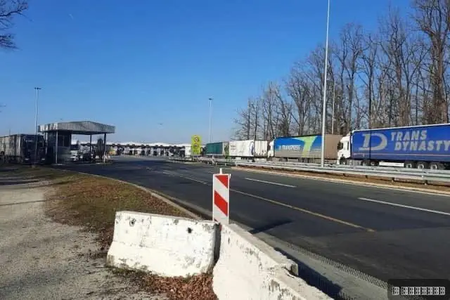 Kolonama nikad kraja: Kamioni na Batrovcima i Šidu čekaju po tri sata, velike kolone i na Horgošu i Kelebiji