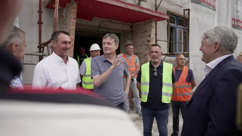 Izgledaće kao da je u centru Beograda: Rekonstrukcija seoske škole kod Malog Zvrornika, radovi ubačeni u petu brzinu - država ulaže 205 miliona  (FOTO)(VIDEO)