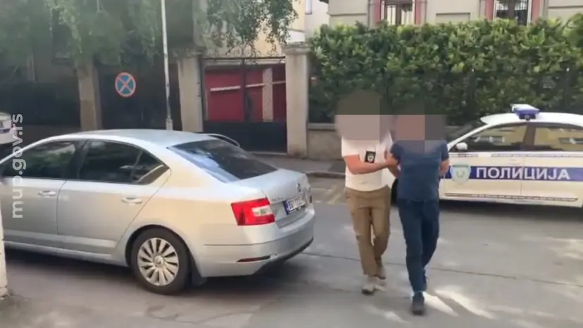 Policija upala u stan u Staroj Pazovi: Zbog onoga što je nađeno odmah je usledilo hapšenje
