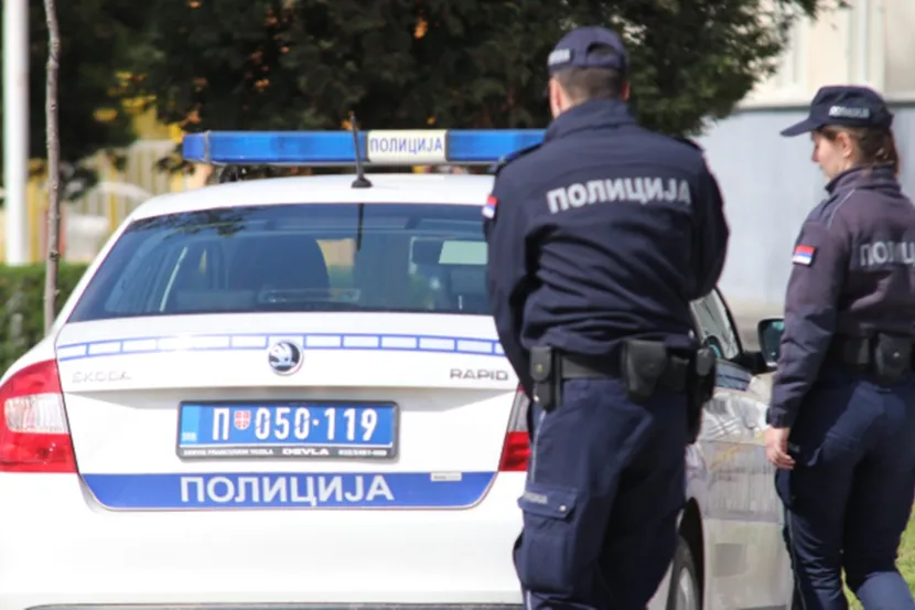 Određen pritvor devojci: Golfom preticala kamion i udarila u električni trotinet - poginula devojčica 