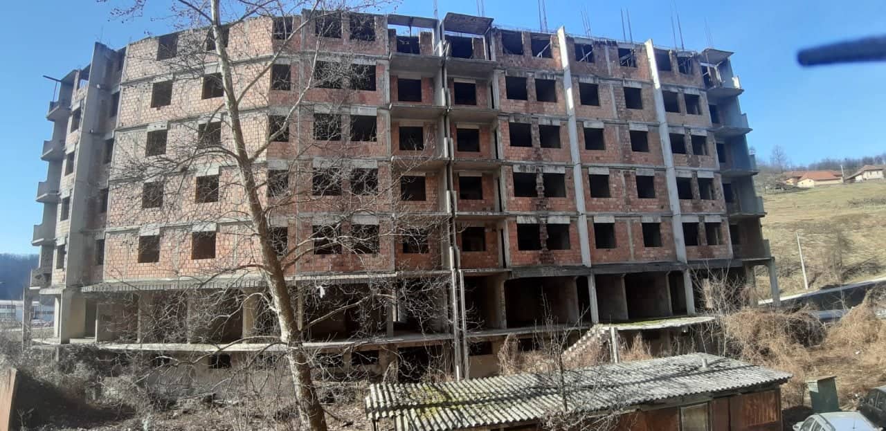 Зграда духова у центру Лучана и даље недовршена - министраство тражи инвеститора