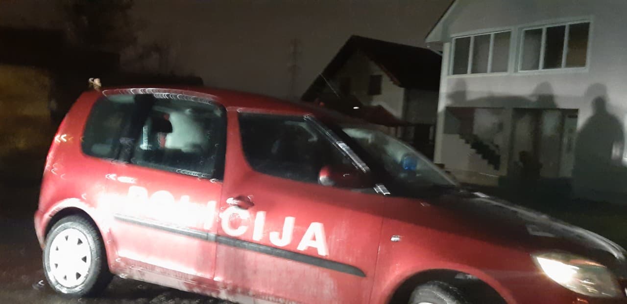 Младић претио да ће активирати бомбу а затим се предао полицији