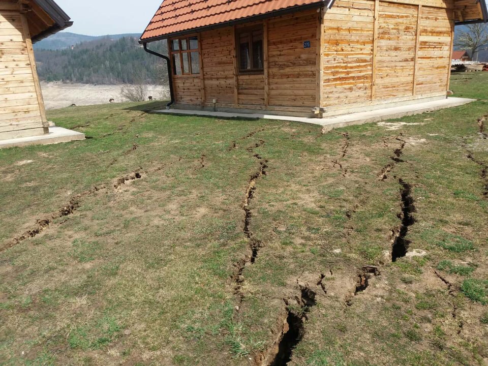 Клизиште изнад Заовинског језера, фото: НП Тара