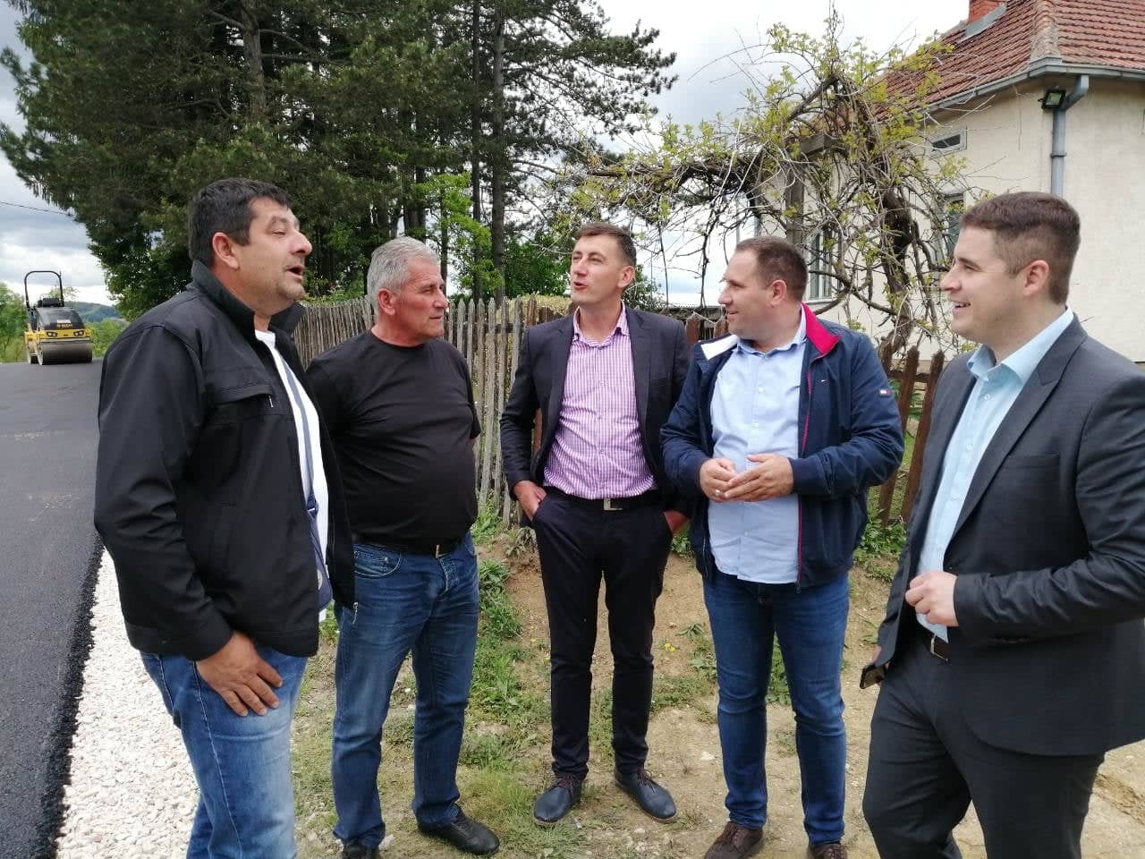 Наставља се асфалтирање општинских путева у Драгачеву