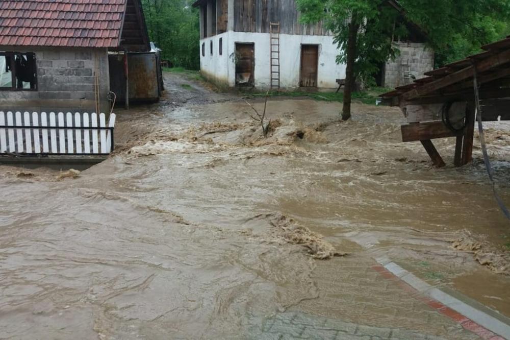 Митровић: МЗ Лиса без воде, обезбедили смо цистерне