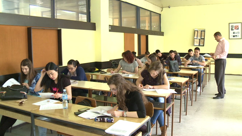 Одложен пријемни испит из математике - процурела решења!