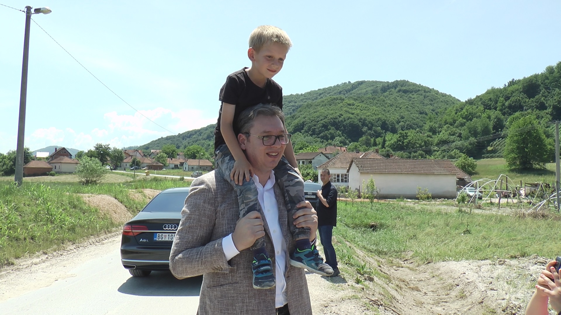 Председник Вучић обрадовао малог Рајка/Фото: РИНА
