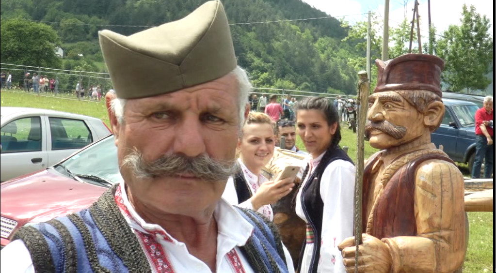 Милојко Жунић добио свој споменик за живота и то са воловима, фото: РИНА