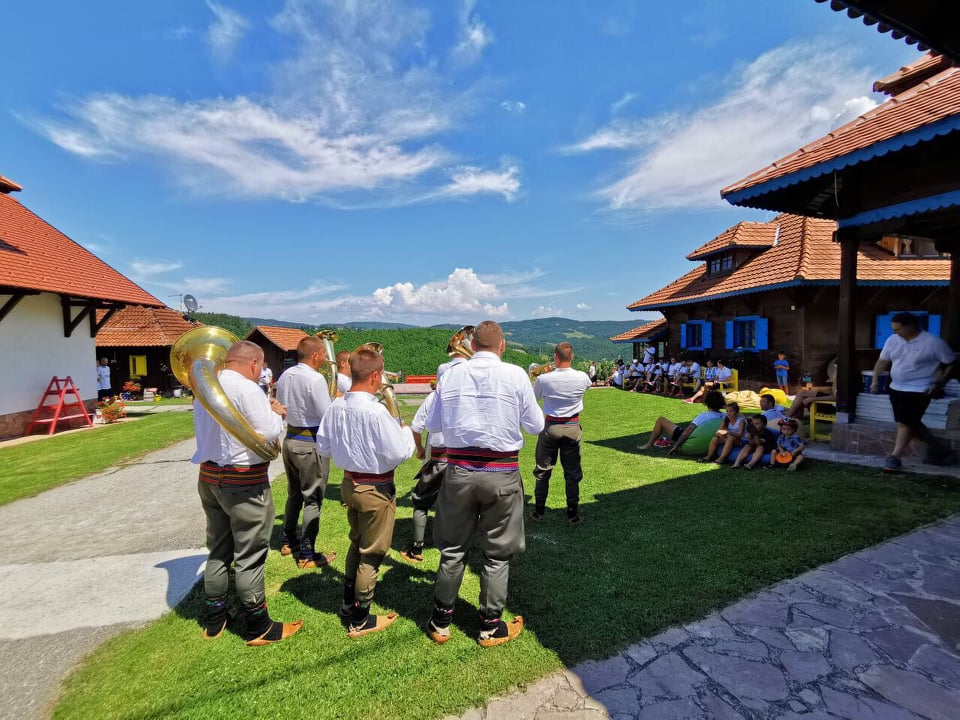 Орлови остали у чуду кад су загрмеле трубе, фото: РИНА