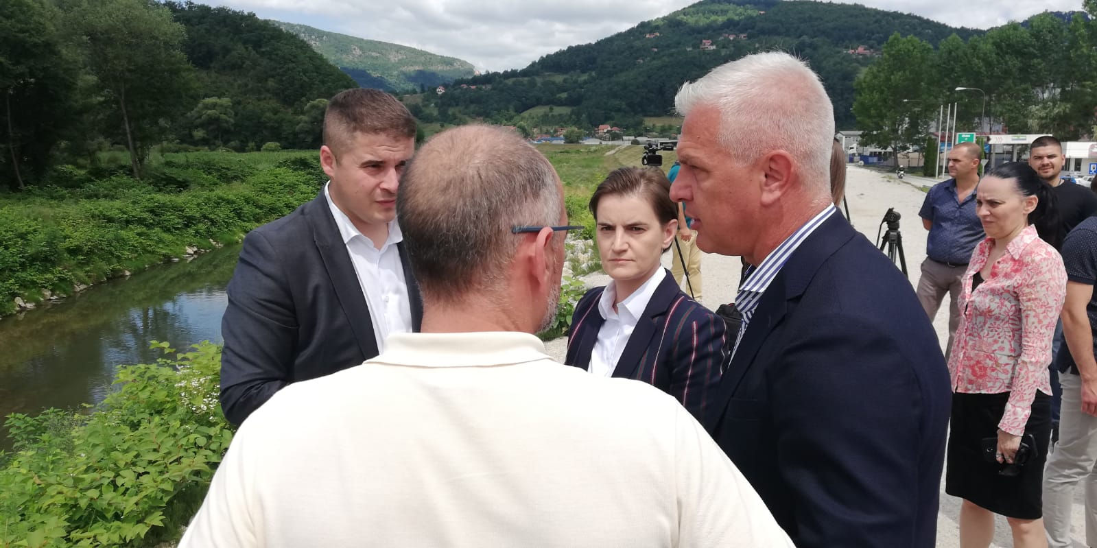 Премијерка Ана Брнабић у обиласку поплављених делова општине Лучани, фото: РИНА
