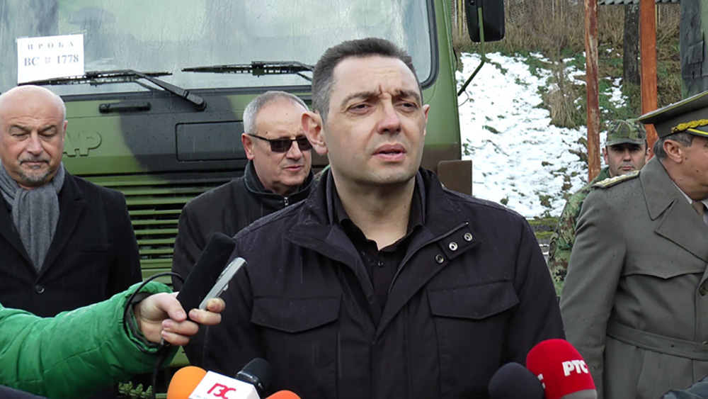 Министар Вулин у Прибоју: Нова возила за Војску и новац за 745 малих акционара ФАП-а