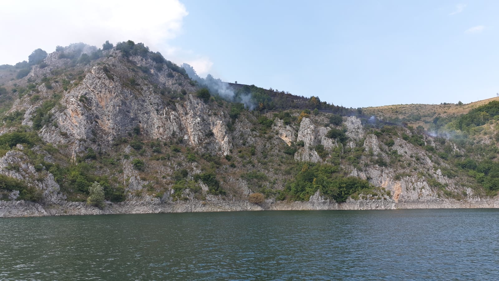Пожар на ободу заштићеног подручја Специјалног Резервата Природе Увац