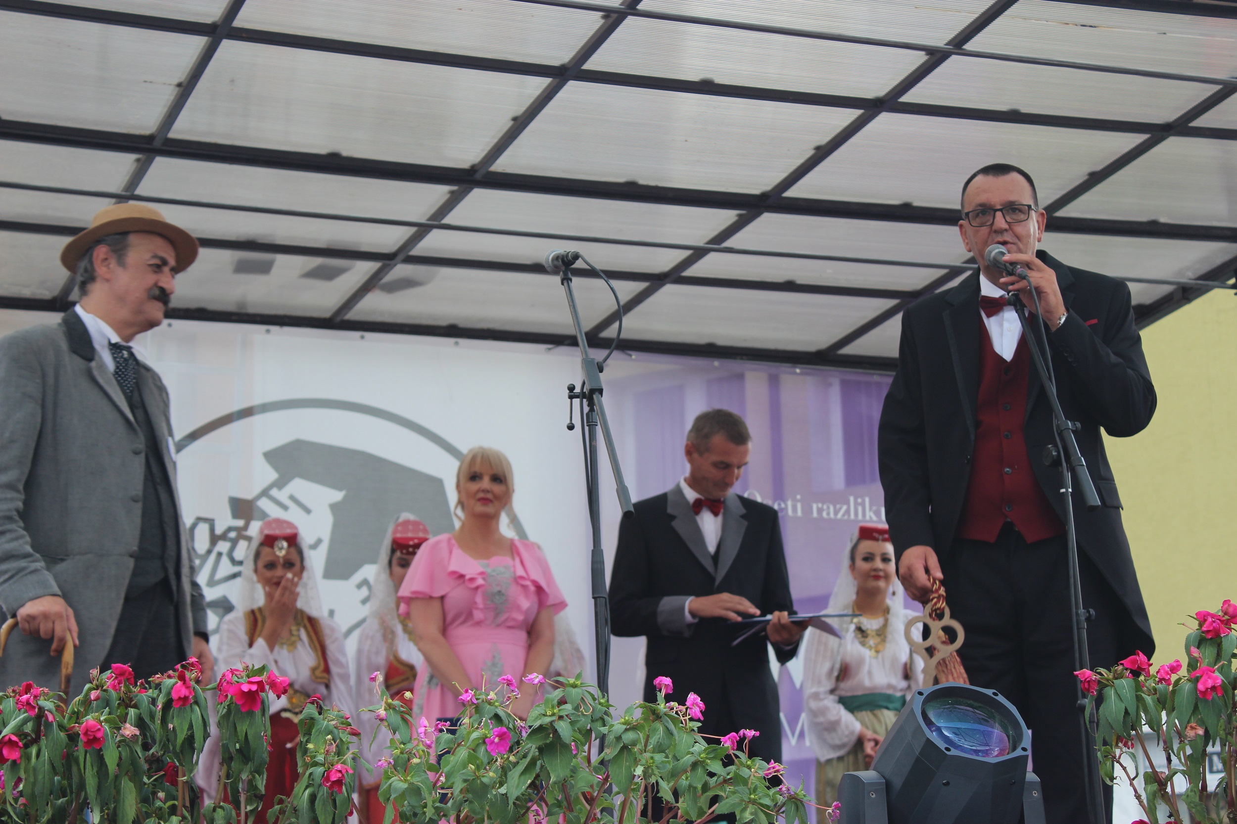 Нећете веровати: Лазовић предао власт Нушићу на три дана (ФОТО) (ВИДЕО)