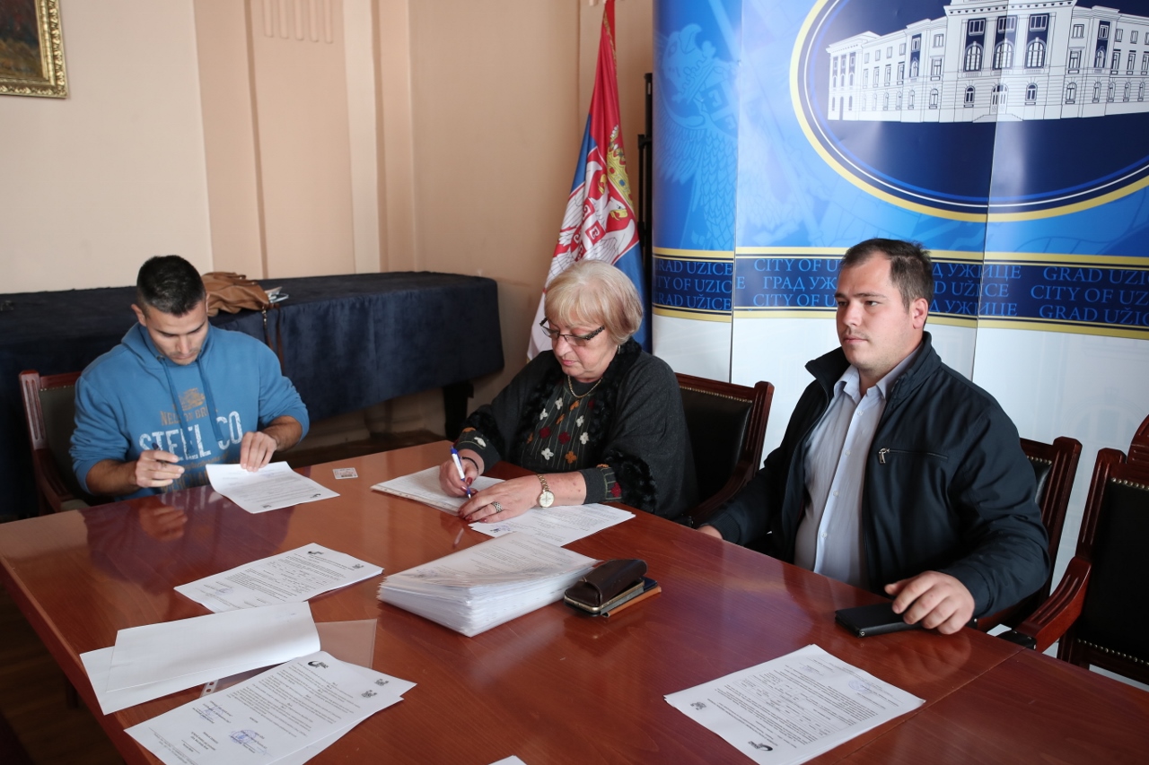 130 хиљада динара за сваког ужичког пчелара: Фондација Дивац и Ужице издвојили 3,75милиона динара