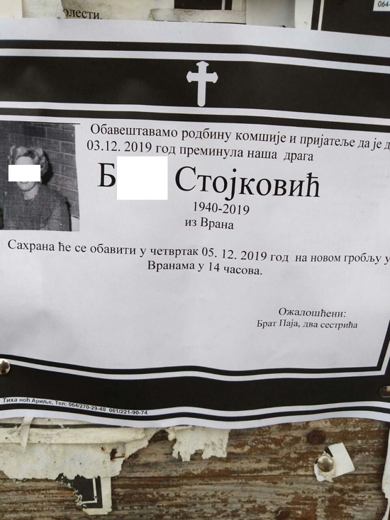 Ариљка саму себе прогласила мртвом: Умрлица стоји на бандери иако је жива и здрава