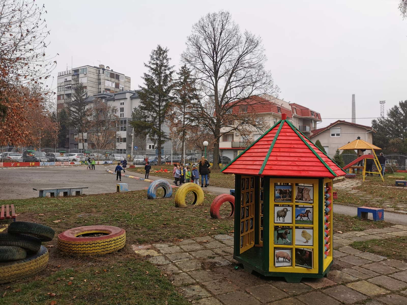 Компанија „Граве осигурање” донирала мобилијар ПУ „Радост”, фото: РИНА