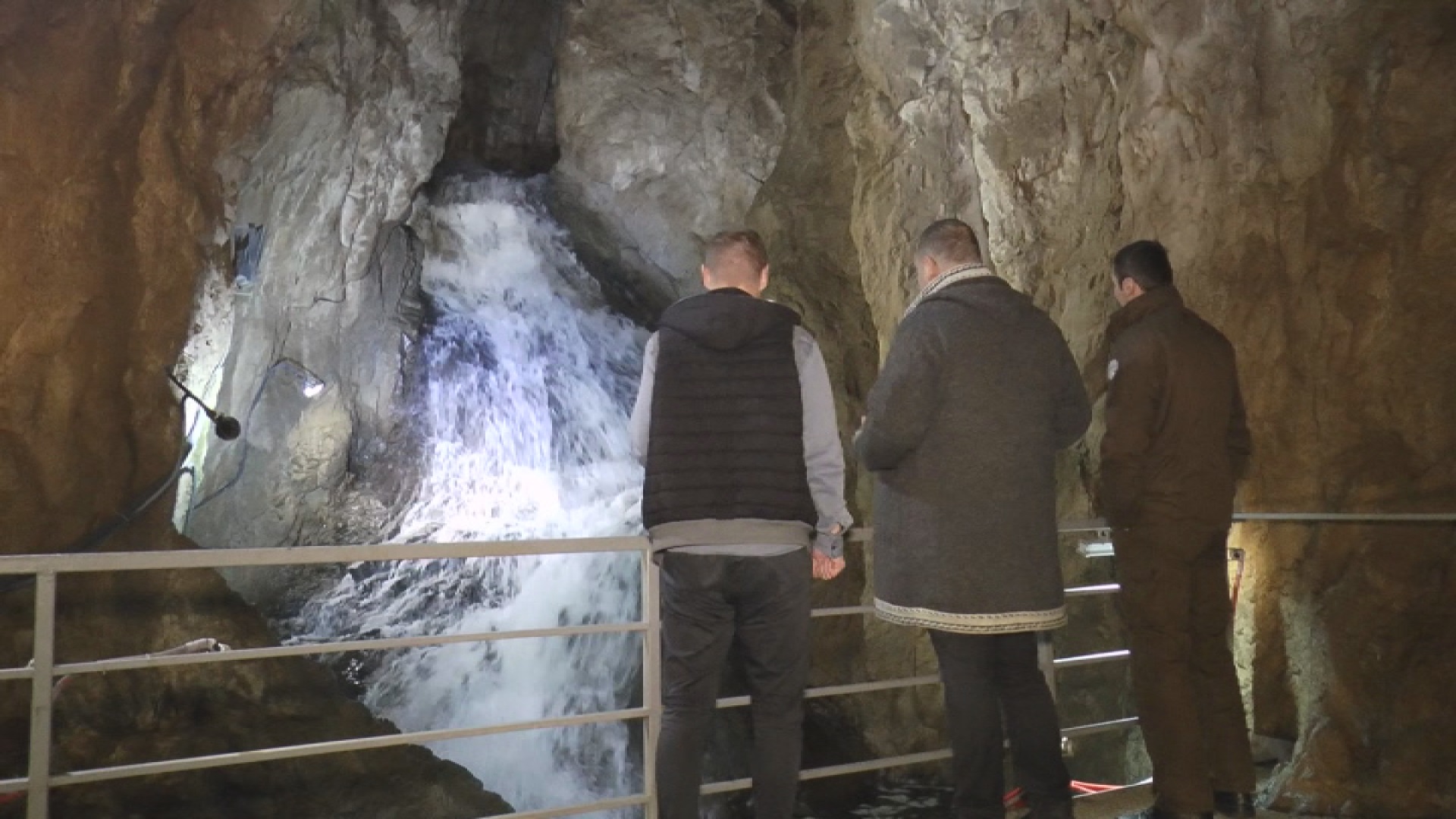 На овом месту некад се налазио извор живота: Највећи подземни водопад крио је хајдуке (ФОТО)(ВИДЕО) 