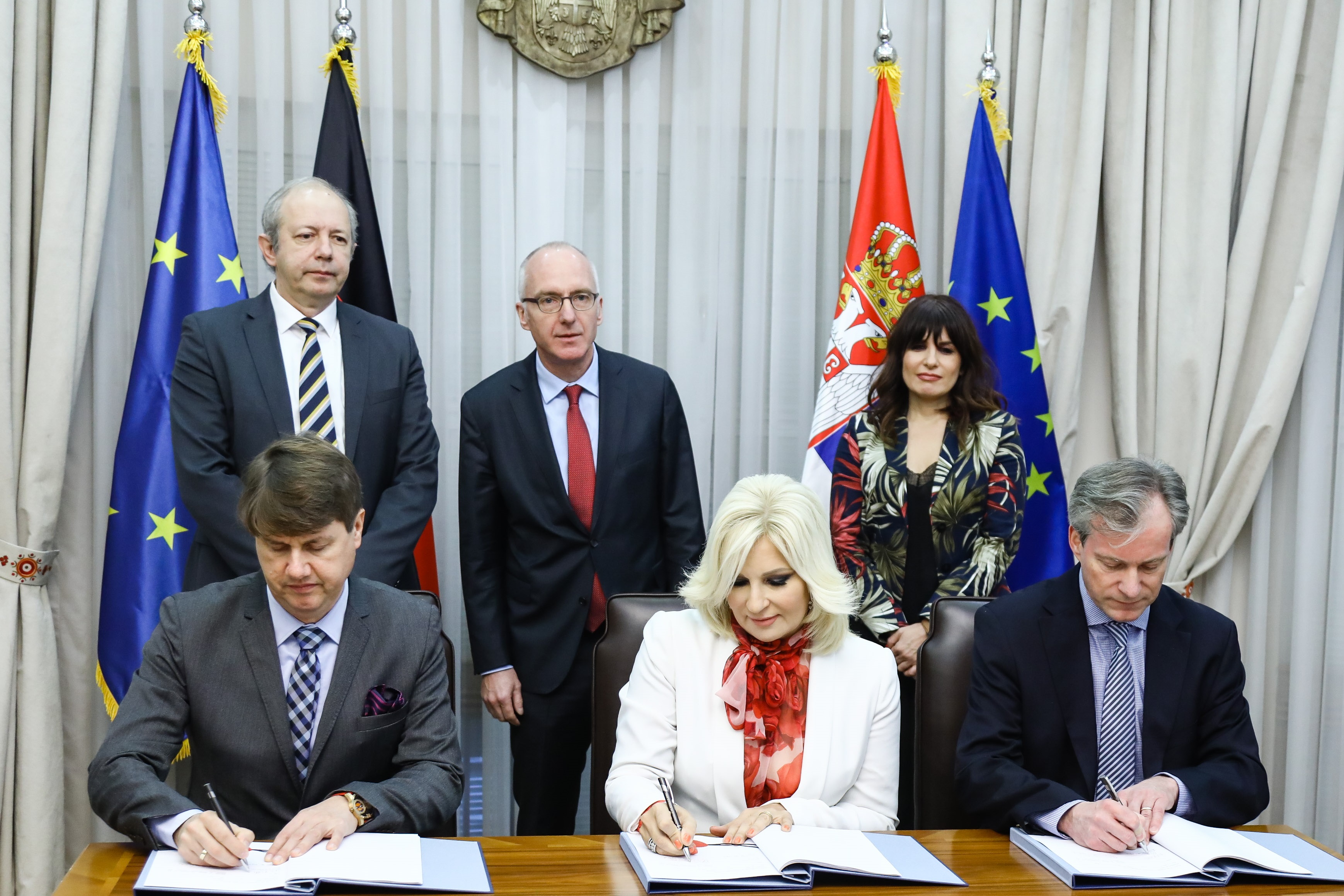Потписан уговор вредан 11 милиона евра: Санација депонија у Врању и Крушевцу