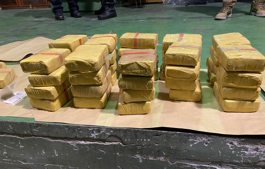 Полиција пресекла шверц дроге: На граничном прелазу у ауту нађено 30 килограма хероина  