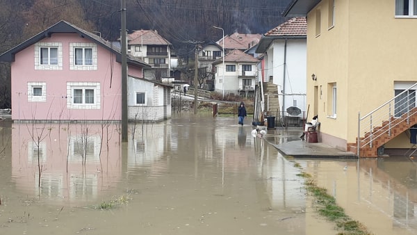 Потопљено насеље Беглуци у Пријепољу: Вода ушла у куће, мештани немоћни (ФОТО)(ВИДЕО) 