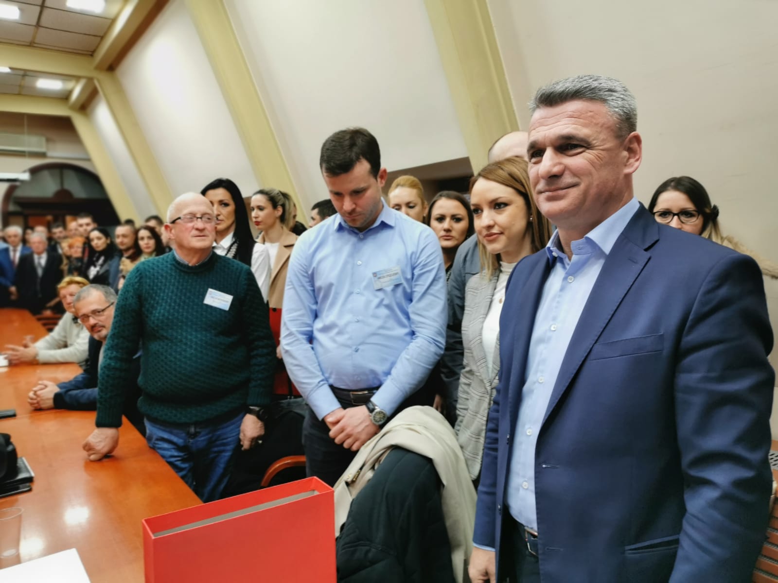 Чачански напредњаци први предали изборну листу: Чувени грађани дали подршку Вучићу 