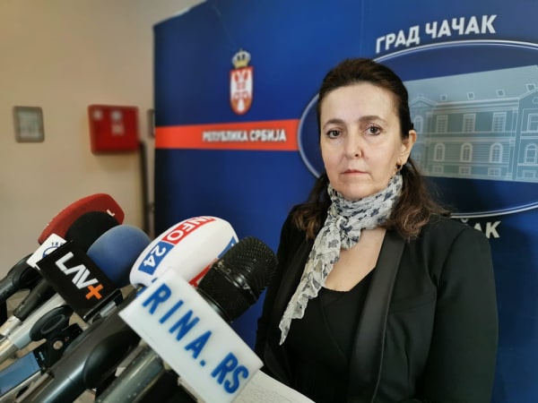 У Чачку преко 300 особа у карантину због короне: Ванредно стање од јутрос на улицама