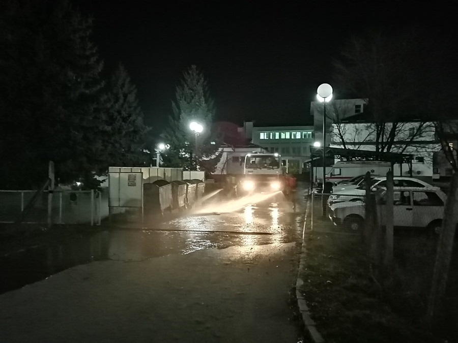 За ноћ дезинфиковали цео град: Краљевчани у ванредној ситуацији мобилни 24 часа