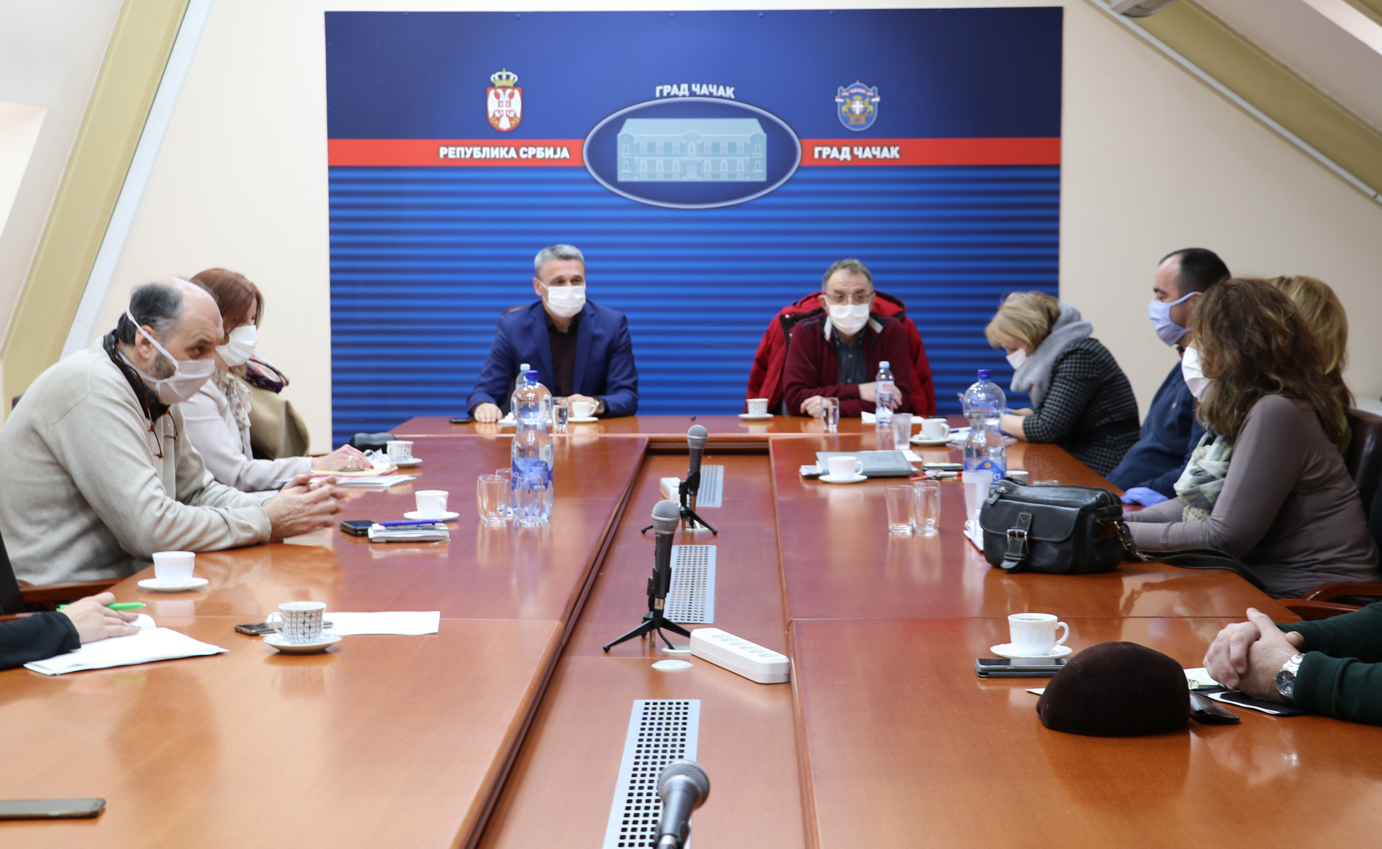 Два пацијента из Чачка прикључена на респиратор: У самоизолацији преко 1000 лица (ФОТО)(ВИДЕО)