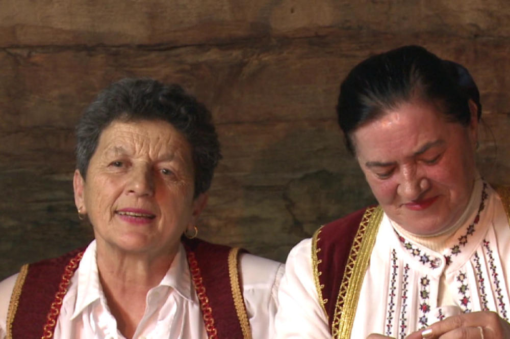 Пале и најстарије Драгачевке: Кафенишу преко вибера и стално су "онлајн"