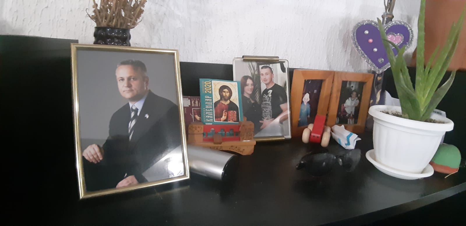 Ово је село у Србији чији мештани нису заборавили Динкића: Ево зашто поједини и данас држе његову слику у кући (ФОТО)