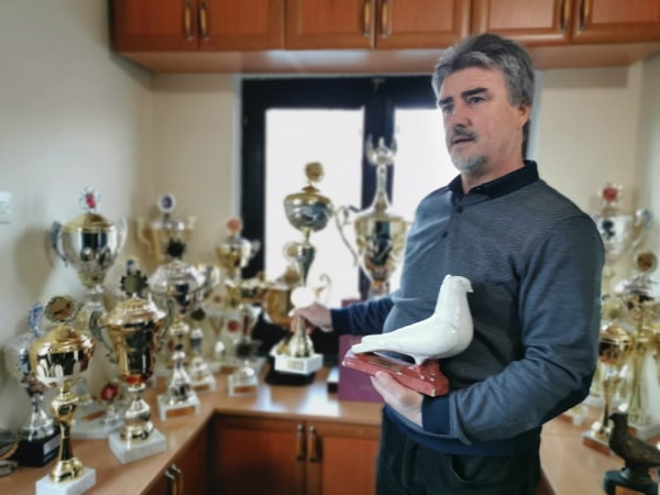 "Попина зверка" се након три године вратила у јато: Ђорђе није жалио новац за свог изгубљеног љубимца ког је свуда тражио 