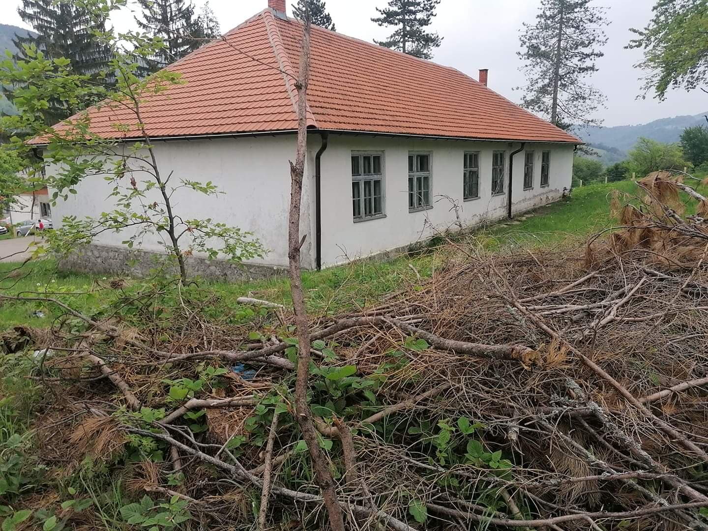 Родитељи се питају да ли је ово школа или логор, фото: РИНА