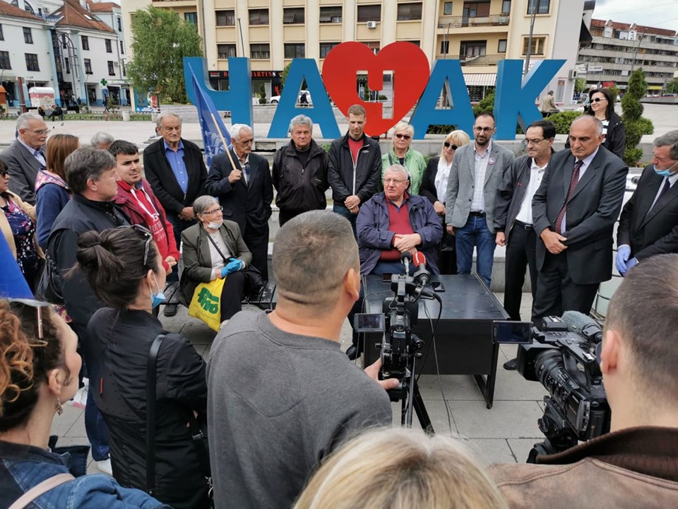 Шешељ у Чачку: Радикали су једина озбиљна опозициона странка у Србији (ФОТО)(ВИДЕО)