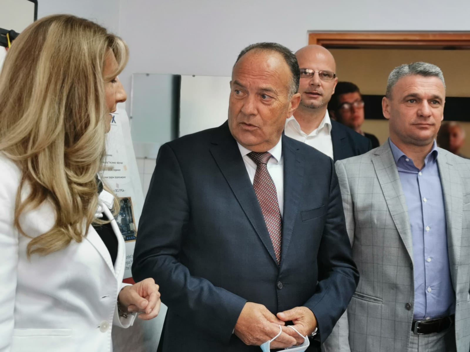 Шарчевић обишао чачанске школе: Реконструкција Медицинске, Технички факултет добија додатних 3.000 квадрата
