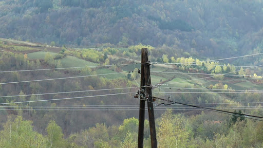 Муке по Драгачевцима: Напон струје не прелази 180 волти, електрични апарати кваре им се свакодневно