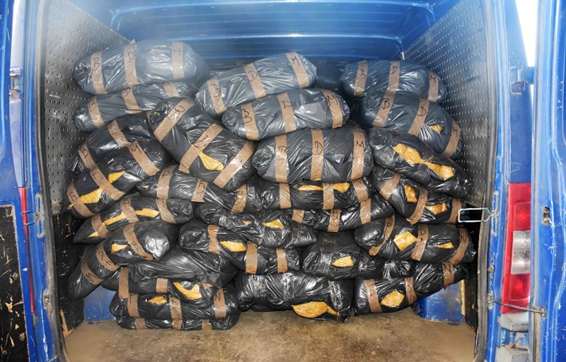 Чачанка ухапшена због шверца дувана: У комбију пронађено 1,5 тона без документације 
