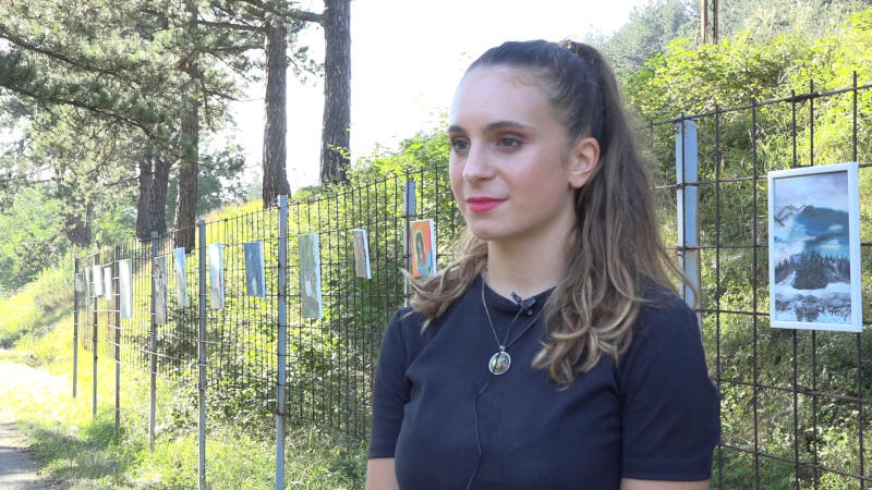 Некада је воз "ћира" од Прибоја до Сарајева пролазио штреком: Данас уместо старог воза овде своја дела излажу талентовани сликари