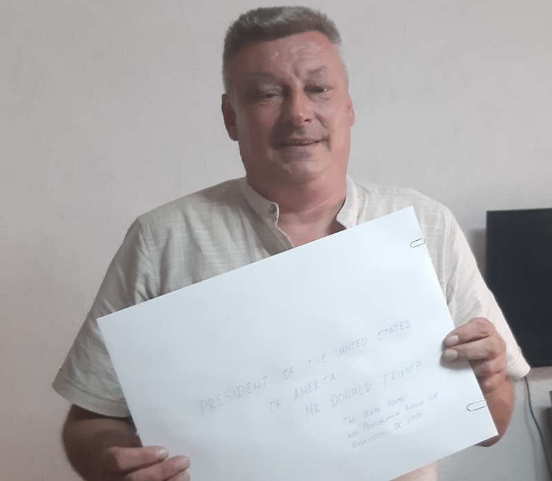 Јединствена пошиљка из Србије, преко океана, стиже до Беле куће: Сељани са Сувобора позивају Трампа у госте (ФОТО)
