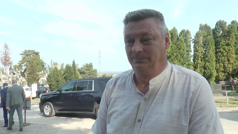 Амбасадор САД Ентони Годфри посетио је јединствен спомек "Четри вере": Морамо градити бољи свет за нашу децу (ФОТО)(ВИДЕО)