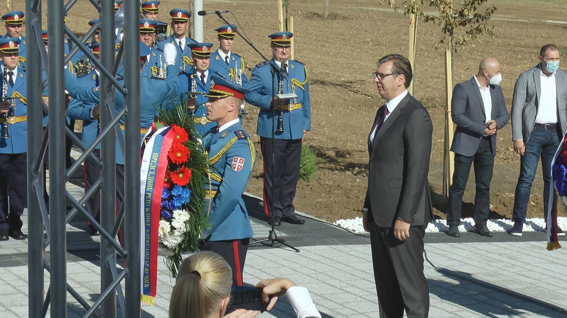 Прањани су поново добили своја крила: Свечано отворен аеродром на Галовићима, Вучићу мештани поклонили парцелу јуначке земље у знак захвалности (ФОТО) (ВИДЕО)
