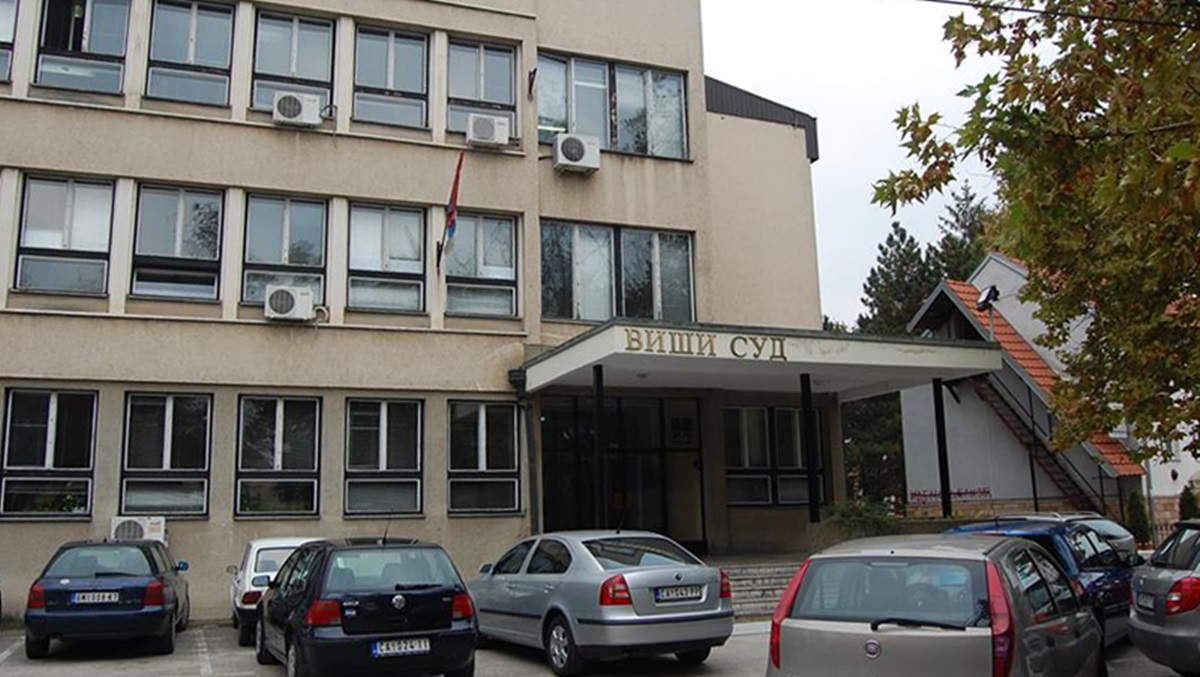 Тројица Чачана осуђена због насилничког понашања: Након што их је саучесник у кривичном делу одао полицији - отели га, тукли и нагог снимали телефоном 