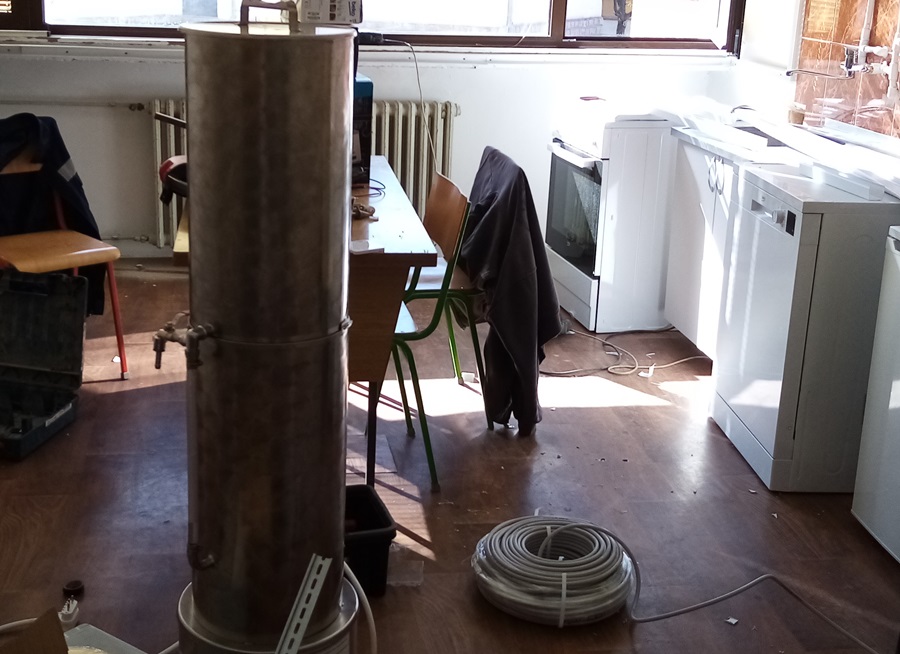 У једној школи у Тополи све подсећа на добра стара времена: Ученици формирали задругу, а њихов труд препознало и Министарство просвете 