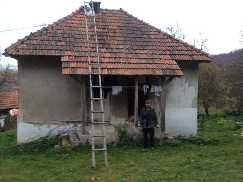 Радова кућа само што се није срушила, фото: РИНА
