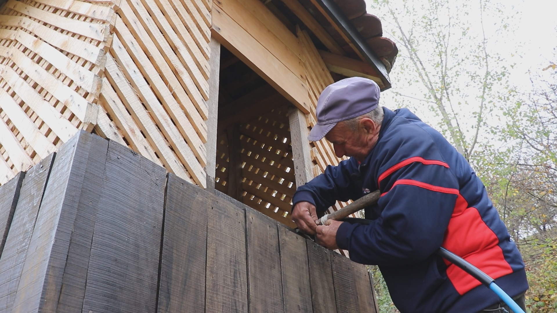 Благо Обреновића скривено у бунару у селу Горња Црнућа: Добривоје нашао златнике великог српског кнеза (ФОТО)(ВИДЕО)