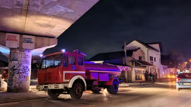 Пожар у пословном објекту у чачанском насељу Љубић, фото: РИНА
